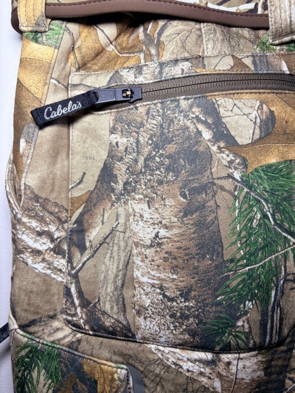 Cabela’s Realtree Men's Camo Cargo Hunting Outdoor Pants - Brown/Green - Picture 3 of 5